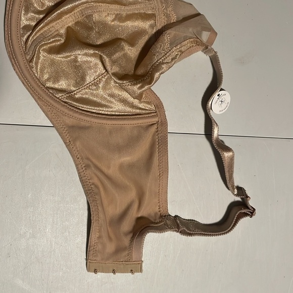 Chantelle NWT Plunge Nude Bra Lace Size 34H - Picture 3 of 7